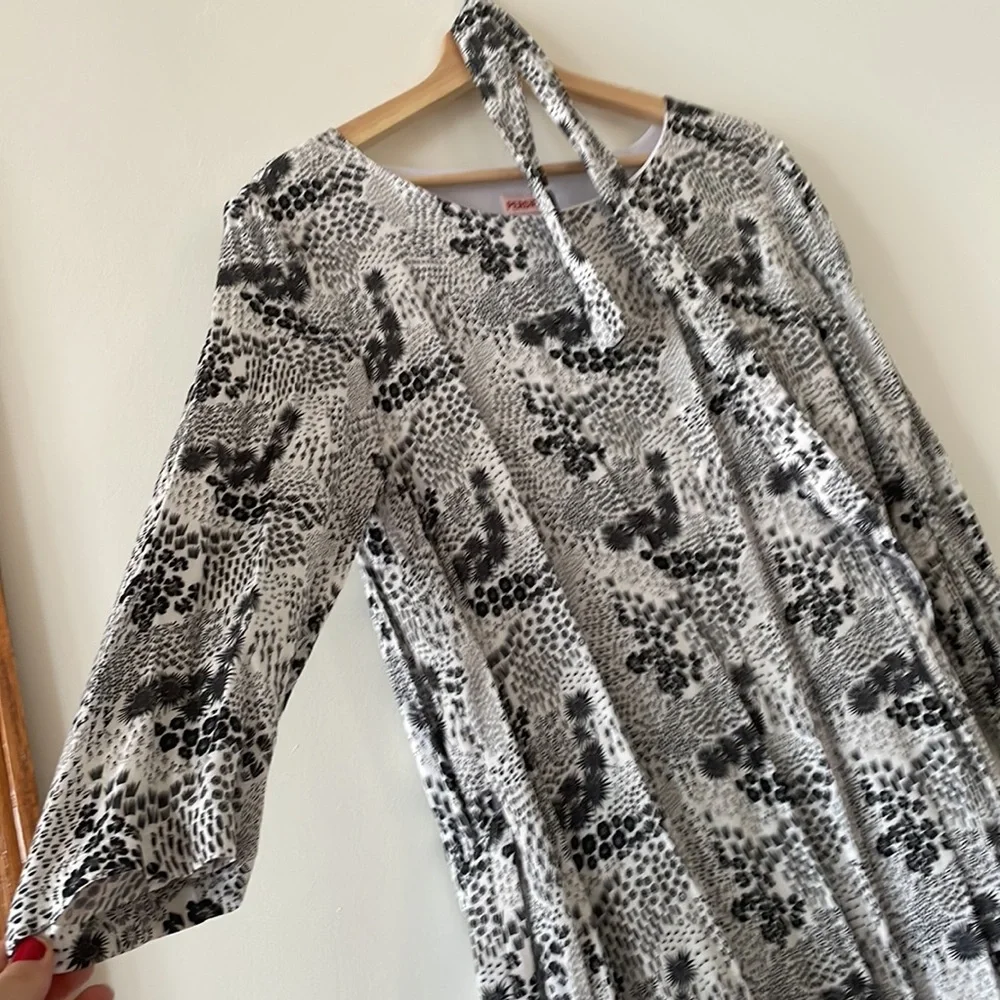 Spring dress - Picture 3 of 3